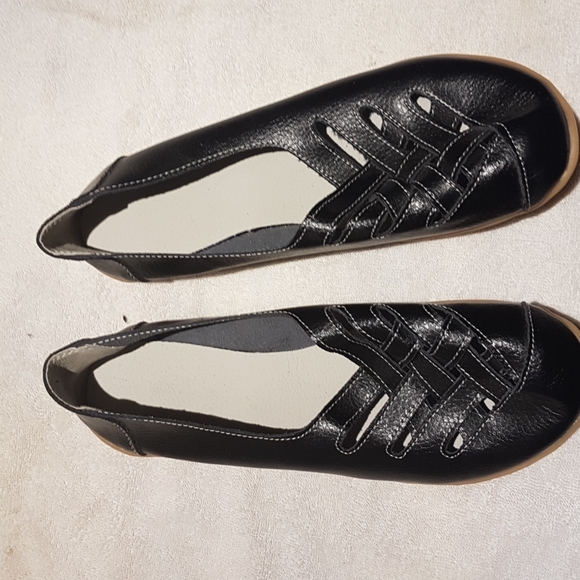 Ladies flats - Picture 1 of 3